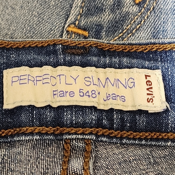 Levi’s Jeans 548 Women's 4 Medium Perfect Slimming Flare Dark Wash 4M - Nice! - Picture 8 of 10